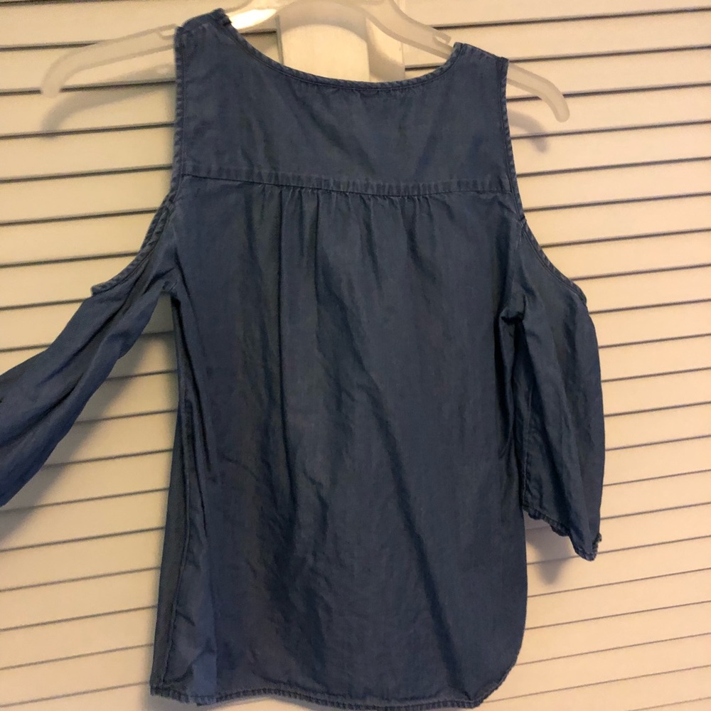 Cold Shoulder Top - Picture 4 of 6